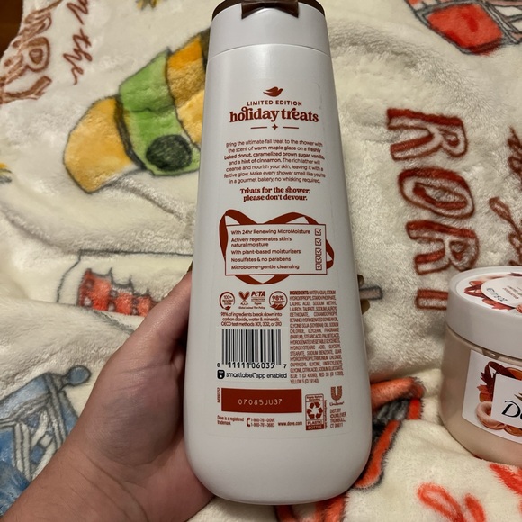 Dove Maple Glazed Donut Body Wash and Body Scrub - Picture 2 of 4